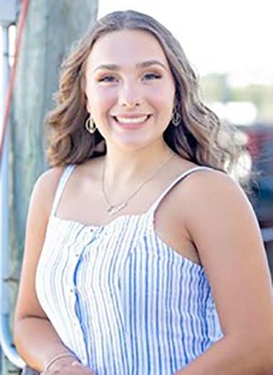 Westminster resident and Oakmont senior Sara Buszkiewicz is the school's recipient of the 2021 Worcester County Superintendents’ Association Scholar Award.
