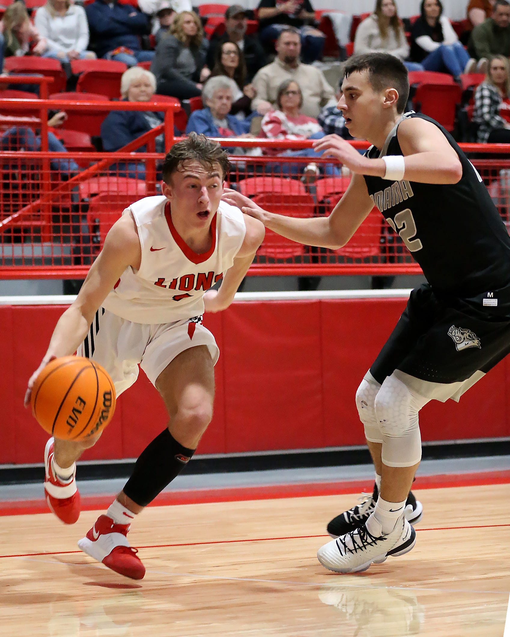 Howe basketball teams advance to tournament after COVID ended 2020 season