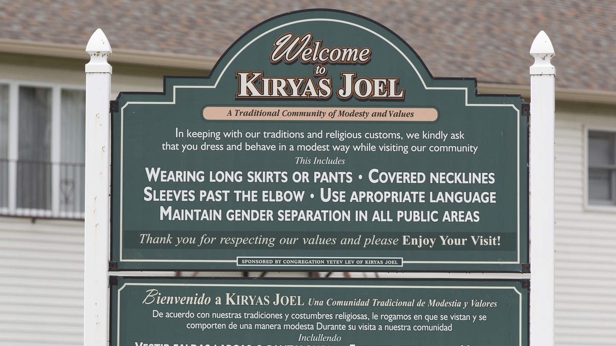 The sign in Kiryas Joel.