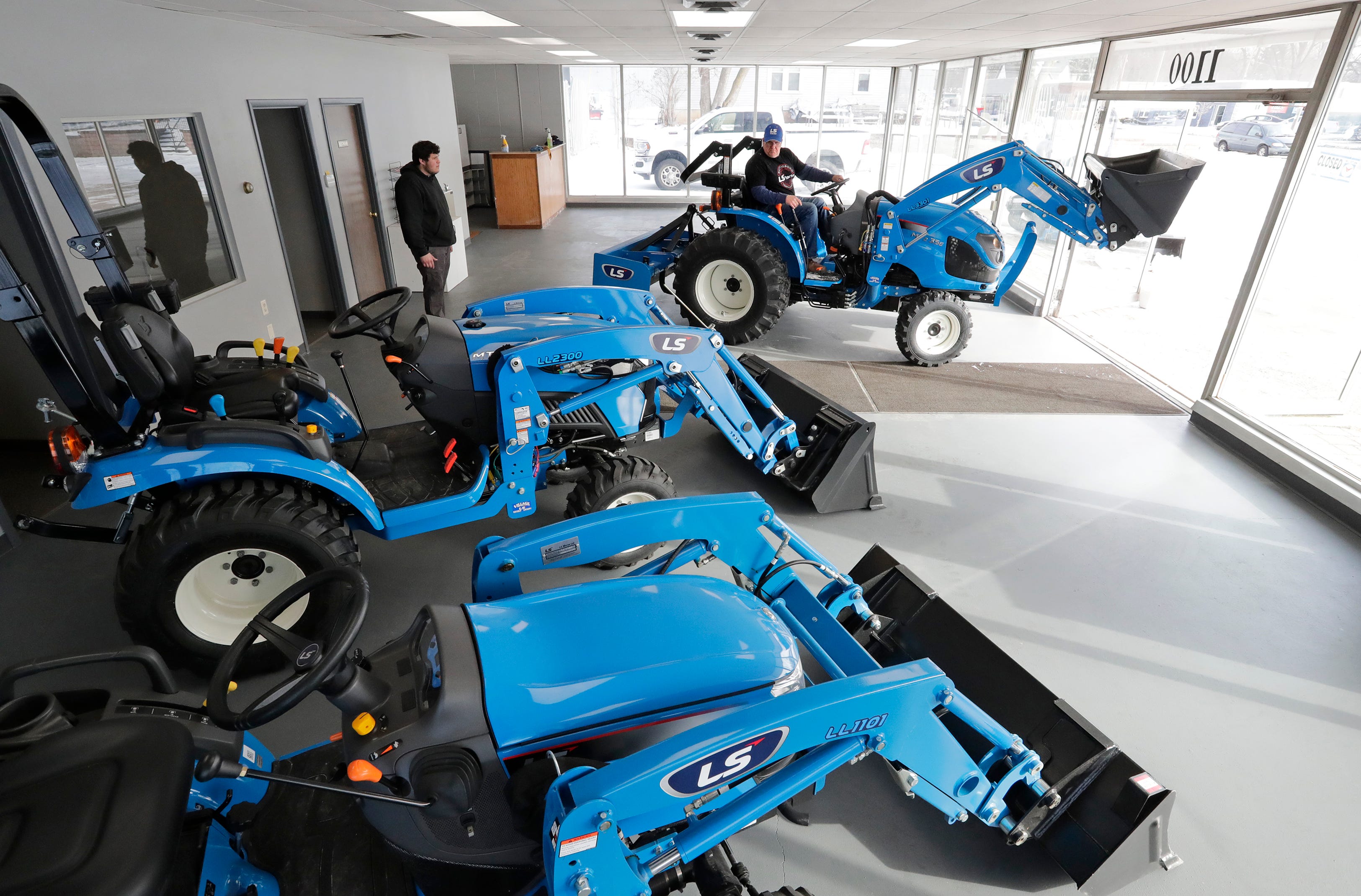 Village Tractor Appleton LS tractor dealer and repair shop to open
