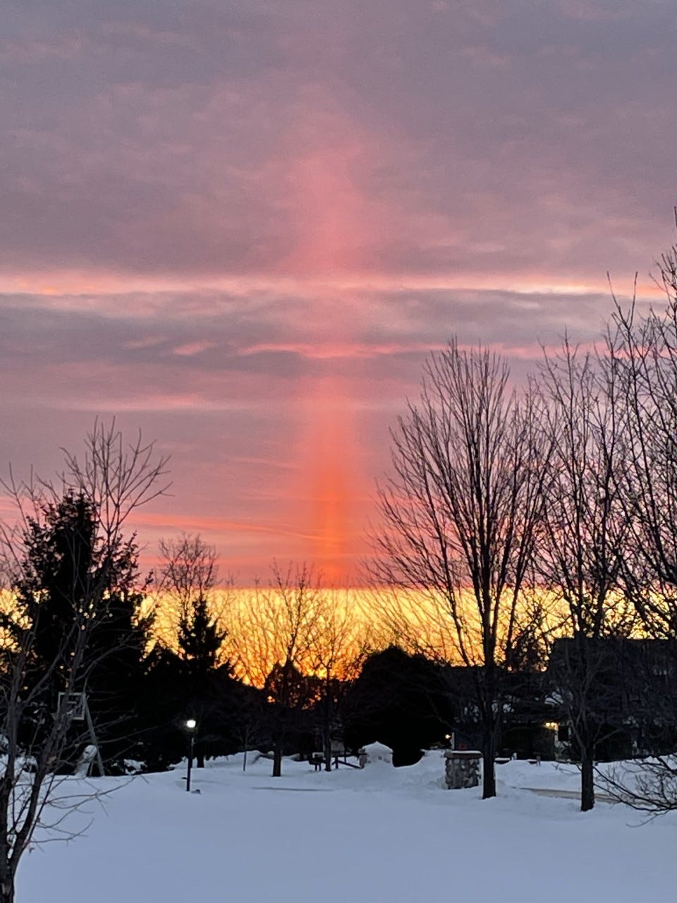 Vertical Light Beam Seen In Wisconsin Winter Skies Called Sun Pillar Vertical Light Beam Seen In Wisconsin Winter Skies Called Sun Pillar