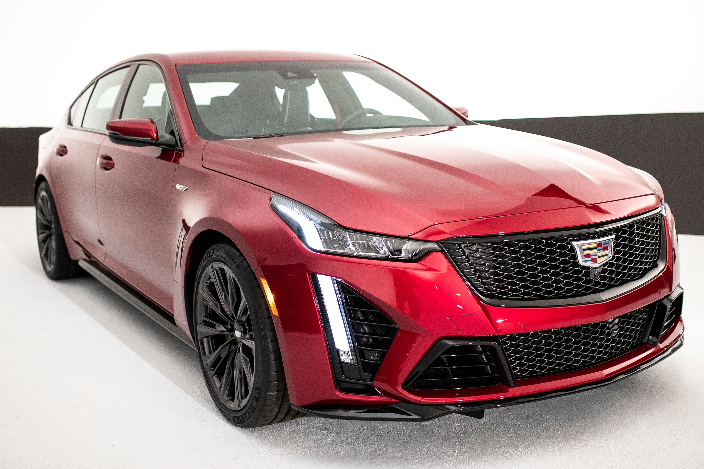 GM debuts 2022 Cadillac CT4V Blackwing and CT5V Blackwing