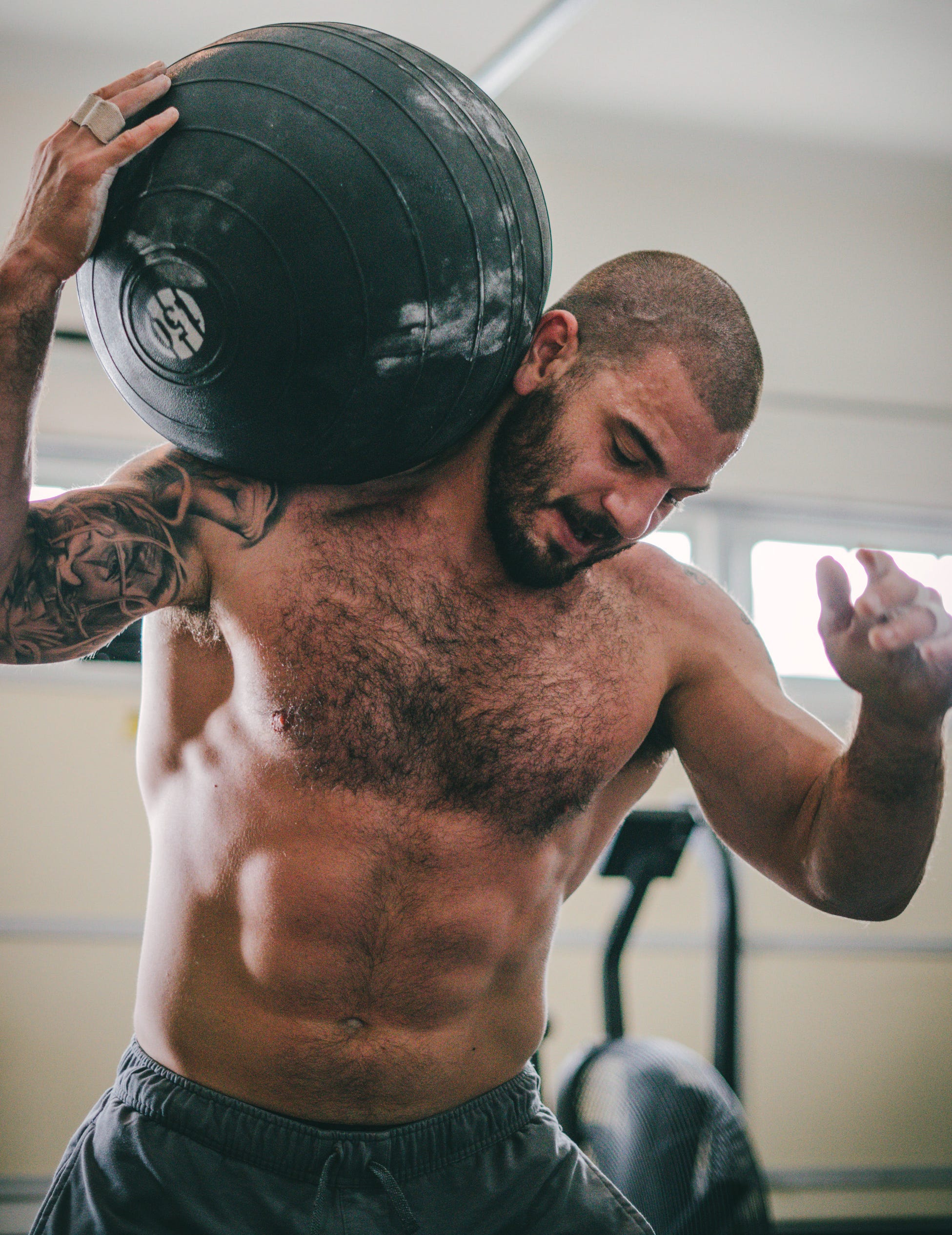 Scherm aanwijzing Binnen What are the CrossFit Games? Winner Mat Fraser shares about the event.