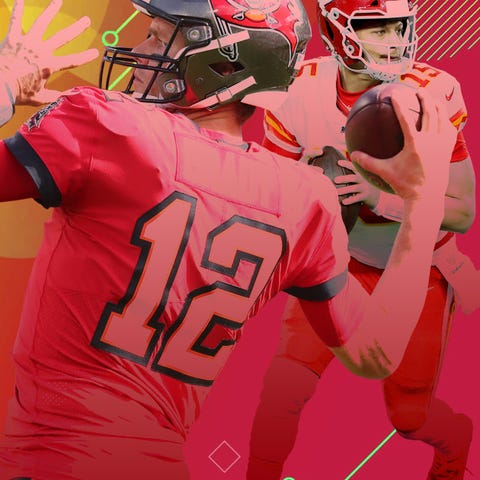 Buccaneers QB Tom Brady (12) and Chiefs QB Patrick