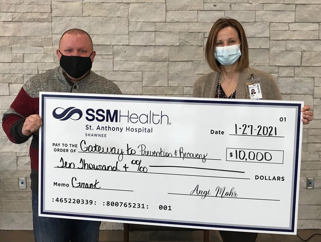 SSM Health St. Anthony Hospital – Shawnee recently awarded Gateway to Prevention & Recovery a $10,000 grant for their ongoing work to reduce the number of opioid overdoses in Pottawatomie County