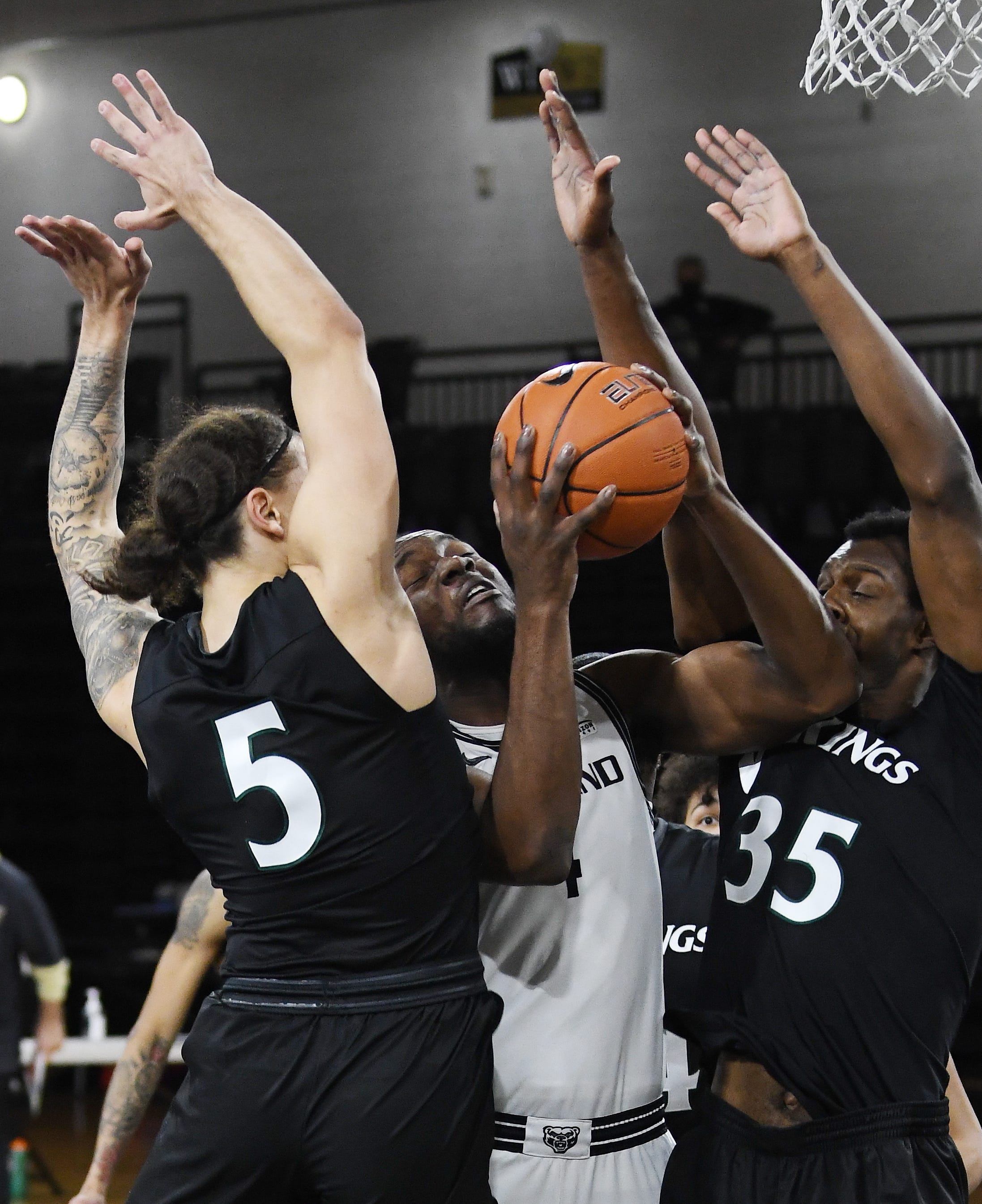 Friday's college basketball: Oakland University drops opener to Cleveland State