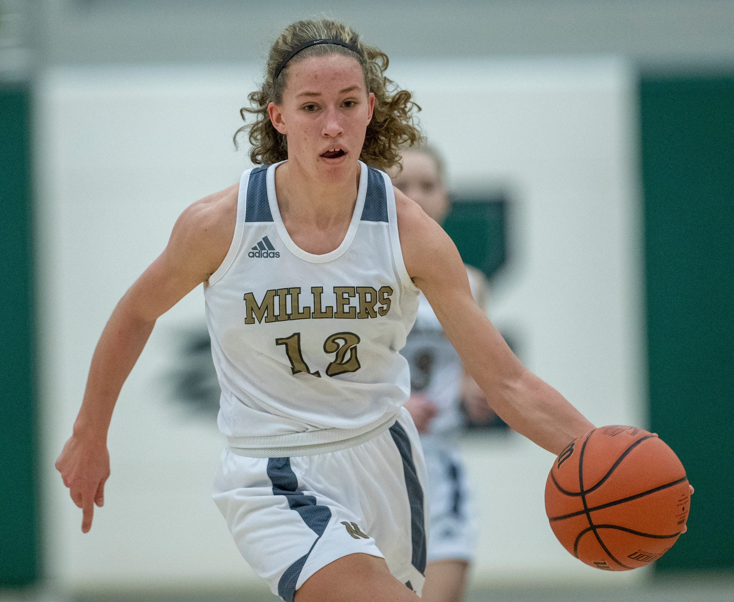 Girls basketball recruiting Indiana 2023 Ashlynn Shade on 8 schools