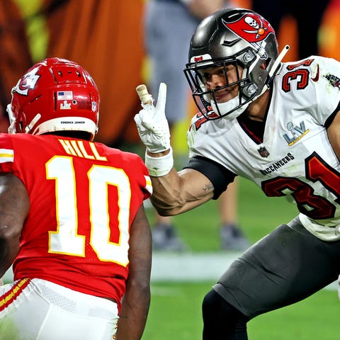 Tampa Bay Buccaneers strong safety Antoine Winfiel