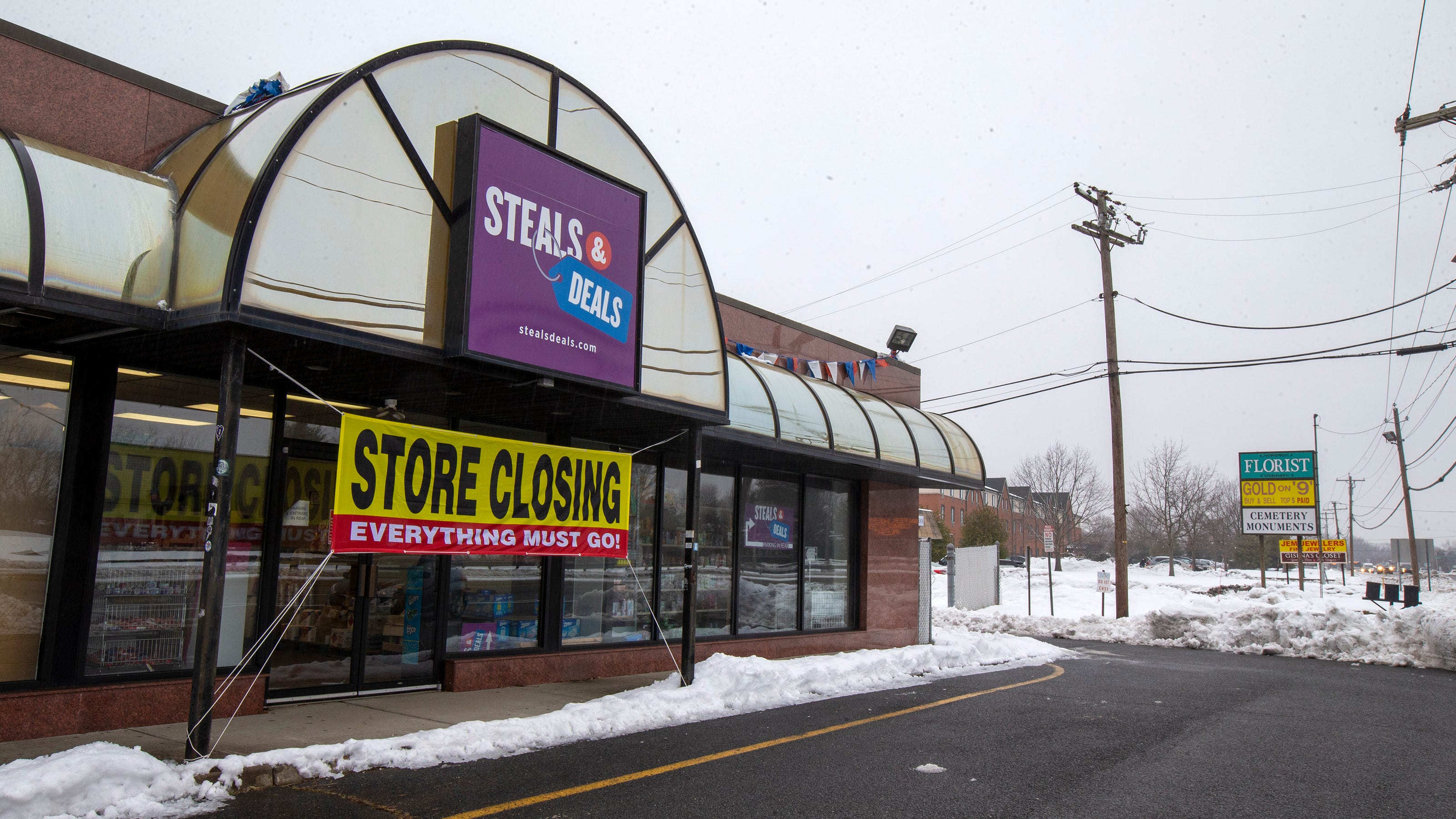 steals-deals-takes-over-former-toms-river-bed-bath-beyond-store