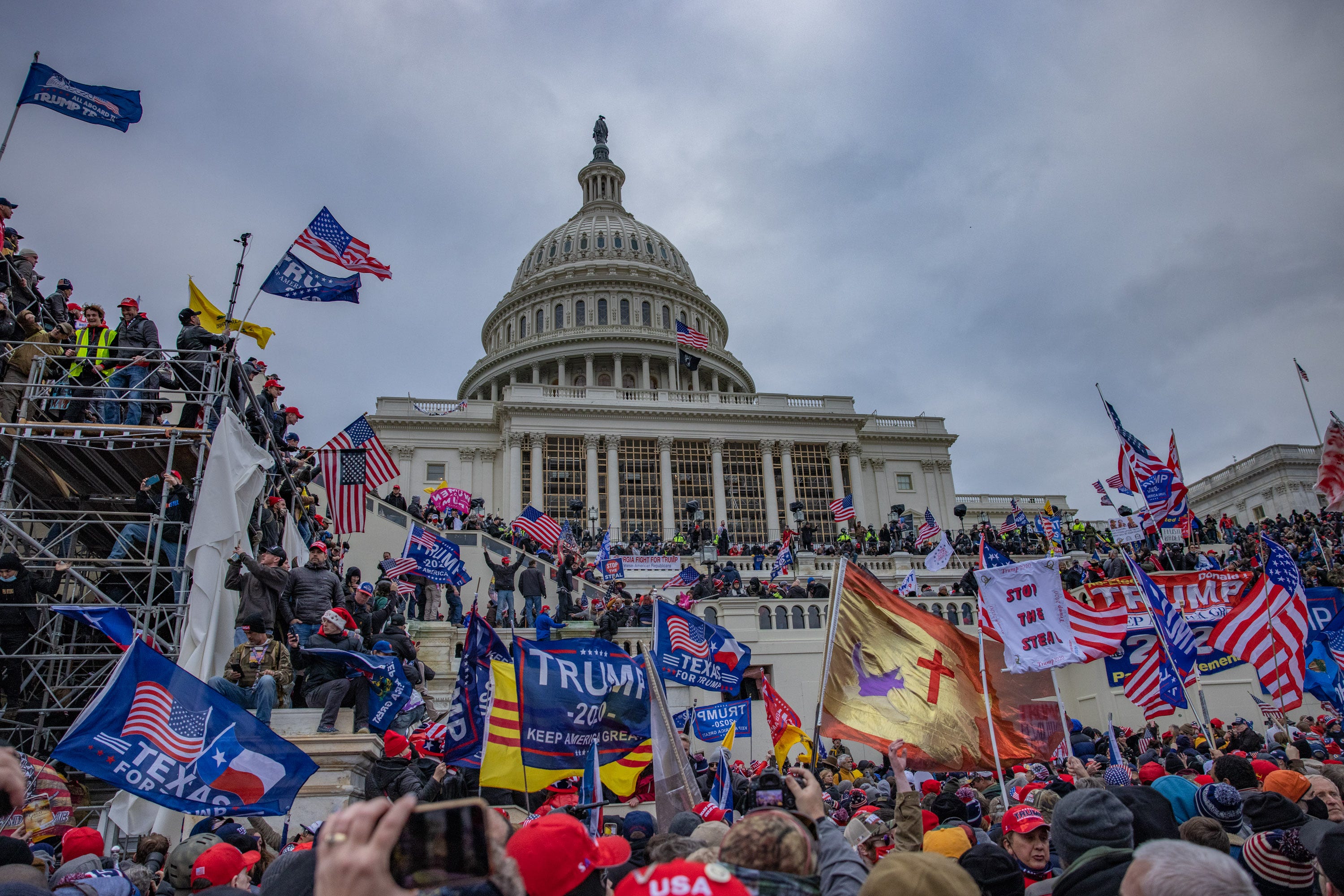 Trump impeachment trial: Capitol mob videos show violence of Jan. 6