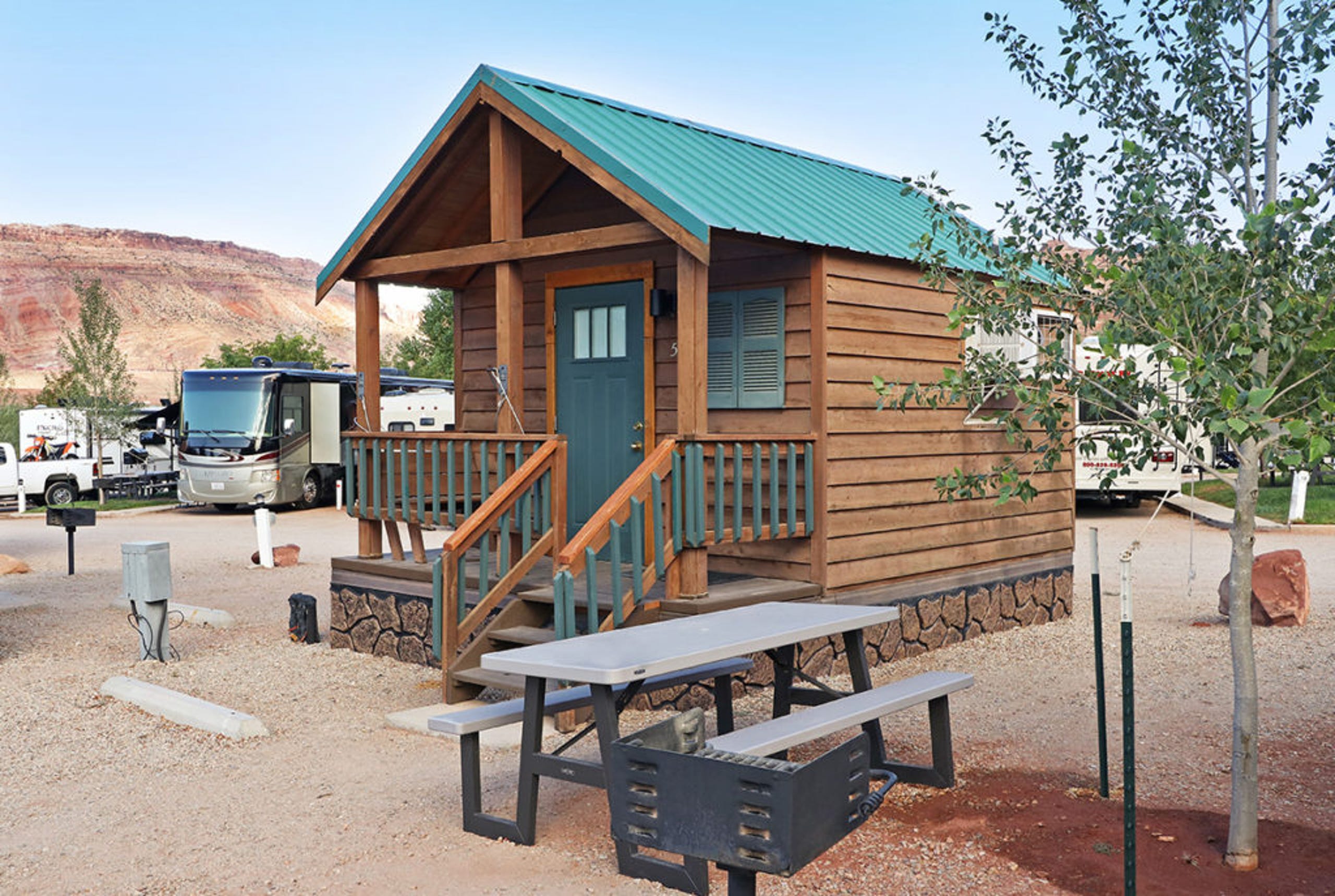 <strong>10. Moab Valley RV Resort &amp; Campground (Moab, Utah)</strong><br />
Lodgers can stay at one of the RV sites, tent sites, or vacation rentals, including a vintage Airstream trailer. It has 2,511&nbsp;advance reservations for 2021.&nbsp;<br />
&nbsp;