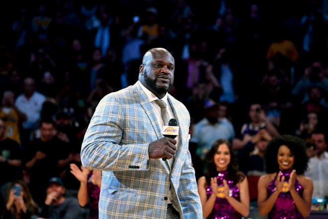 Shaquille O'Neal paid off an engagement ring for a man who was shopping at a jewelry store.