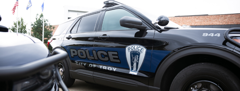 3, termasuk 16 tahun, ditangkap karena membobol restoran Troy, mencuri minuman keras
