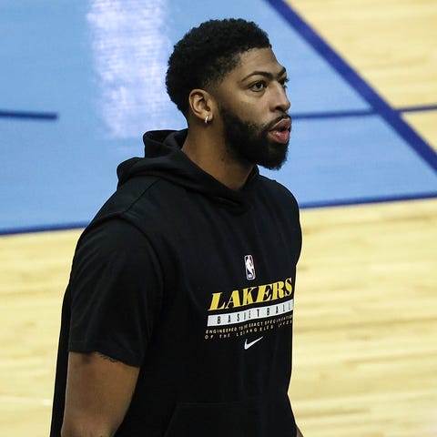 Anthony Davis re-aggravated his right Achilles in 