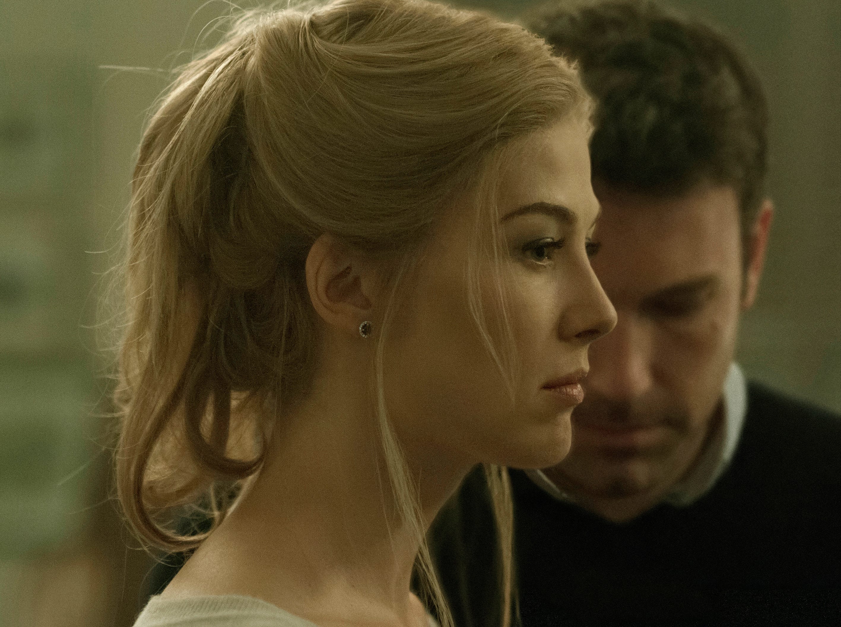 I Care A Lot Rosamund Pike Returns To Dark Side In Netflix Film