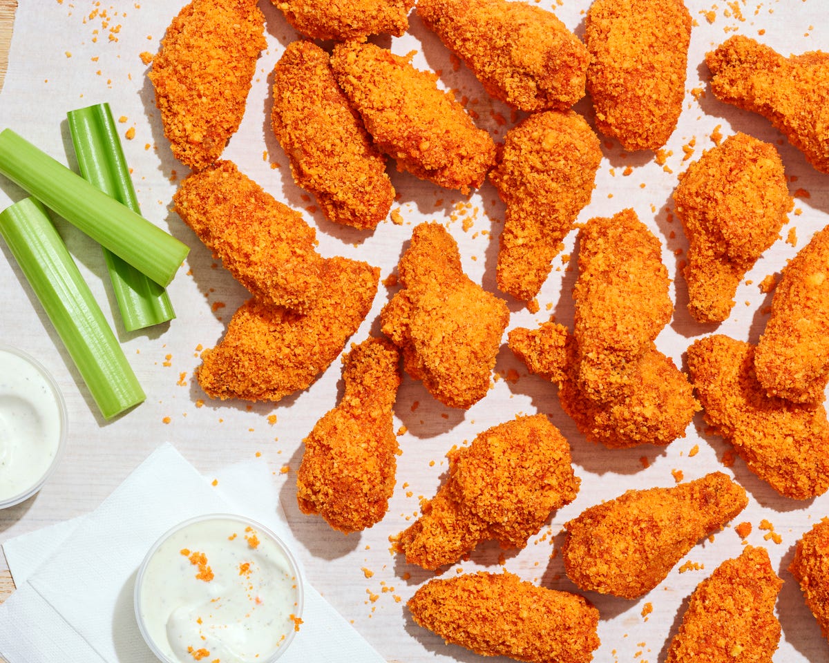 Applebee's debuts new Cosmic Wings concept with Cheetos ...