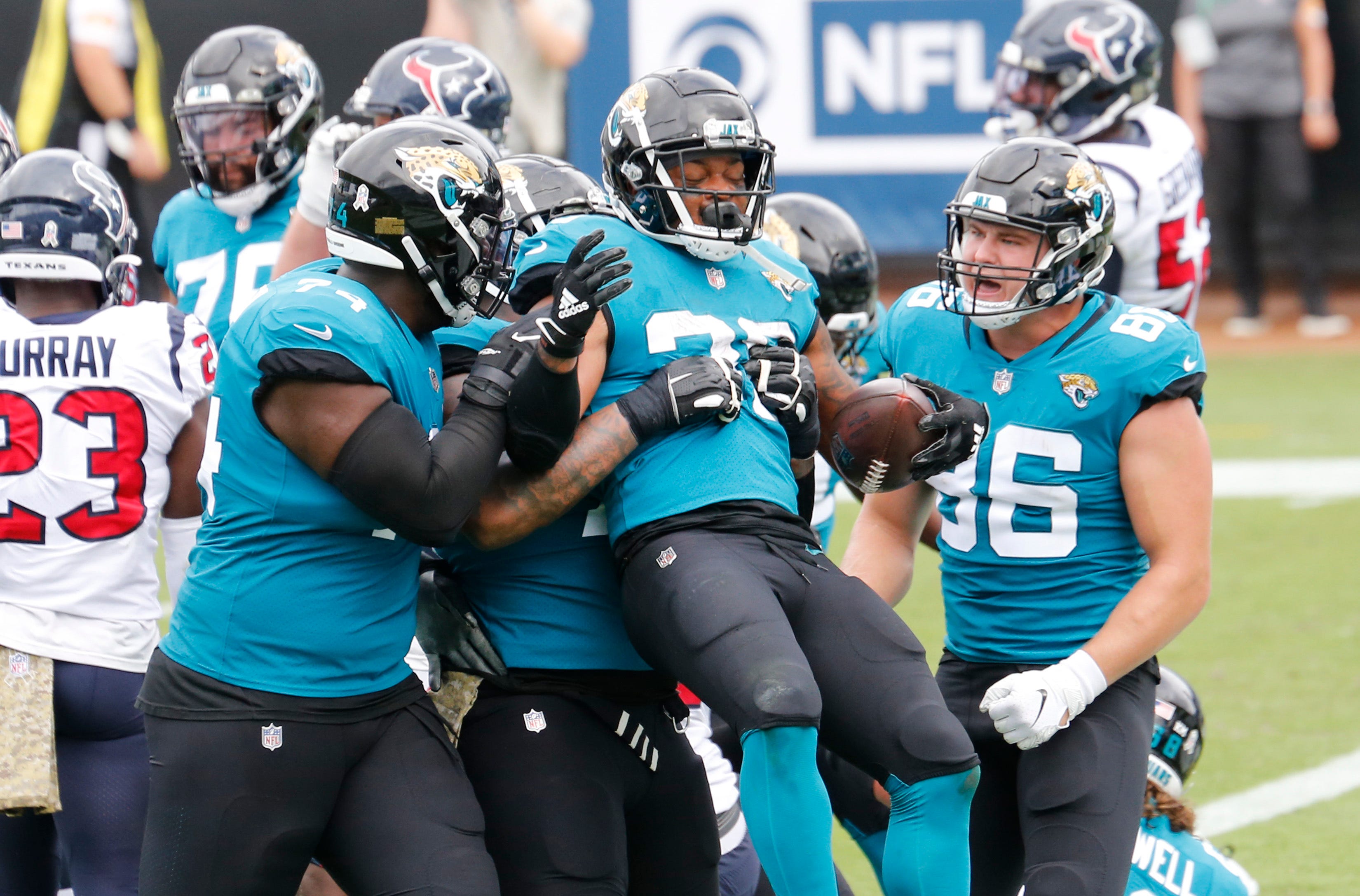 Jacksonville Jaguars reverting to teal 