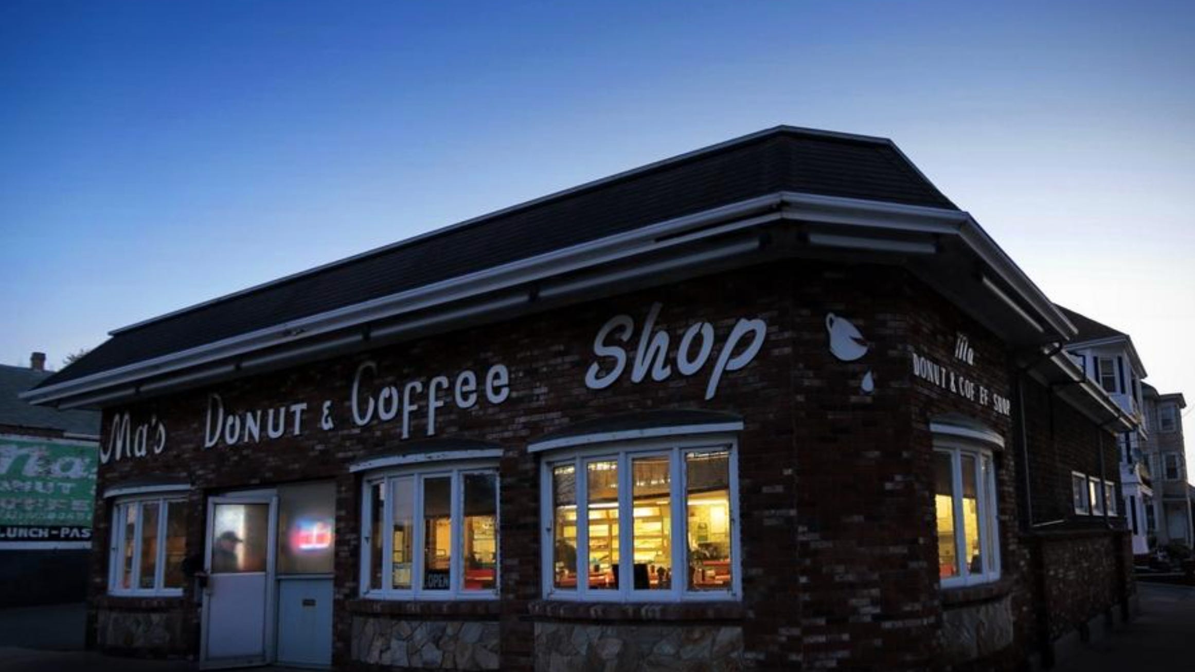 Ma's Donuts to fire back up its ovens again in New Bedford space