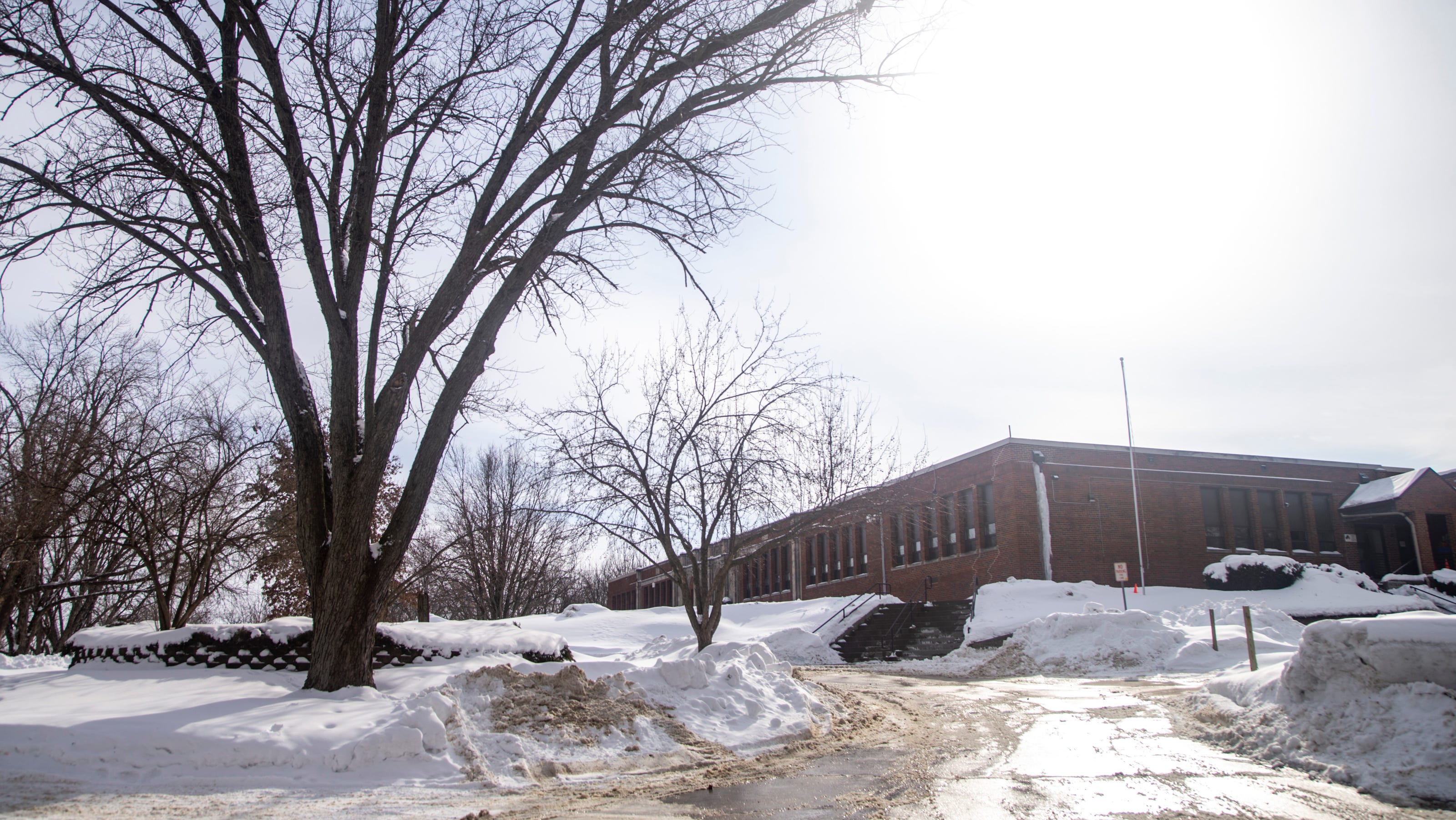 Iowa City school board considers selling Roosevelt Elementary
