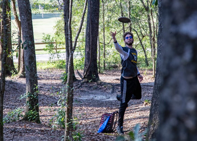 Lee Henderson will play disc golf at Tom Brown Park on Wednesday night, February 17, 2021. 