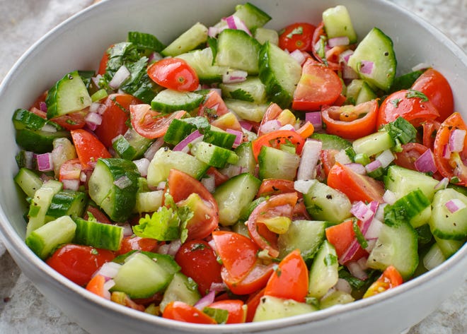 Παραγγείλετε μια ισραηλινή σαλάτα στο Big Nosh Jewish Food Festival