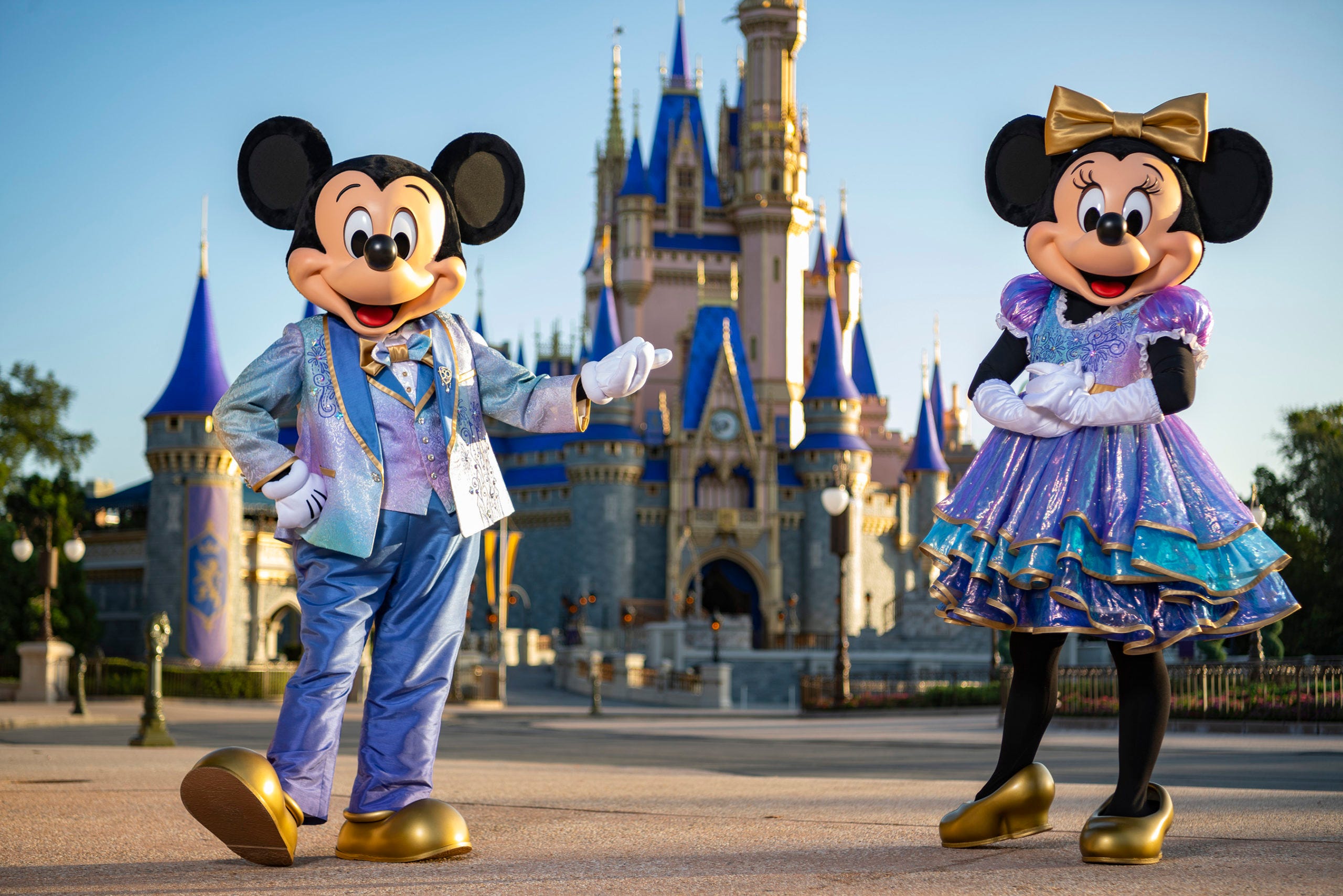 Disney World Magic Kingdom Cinderella Castle Is Iconic Attraction