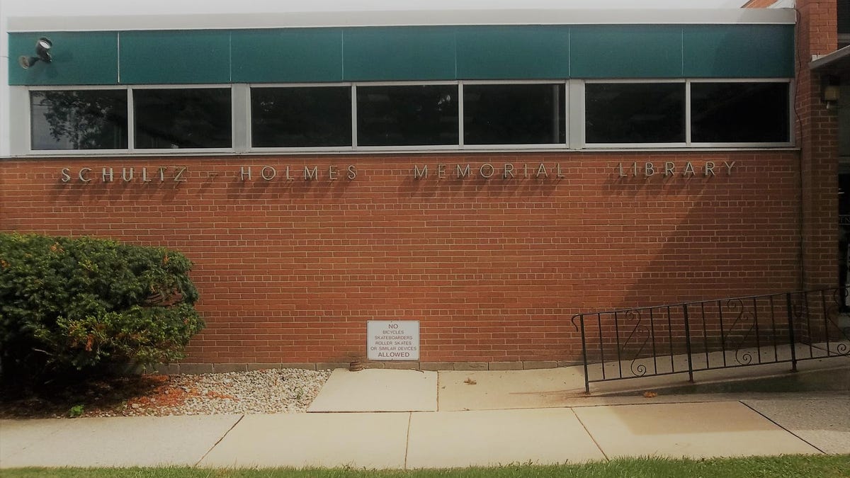 Schultz-Holmes Memorial Library in Blissfield