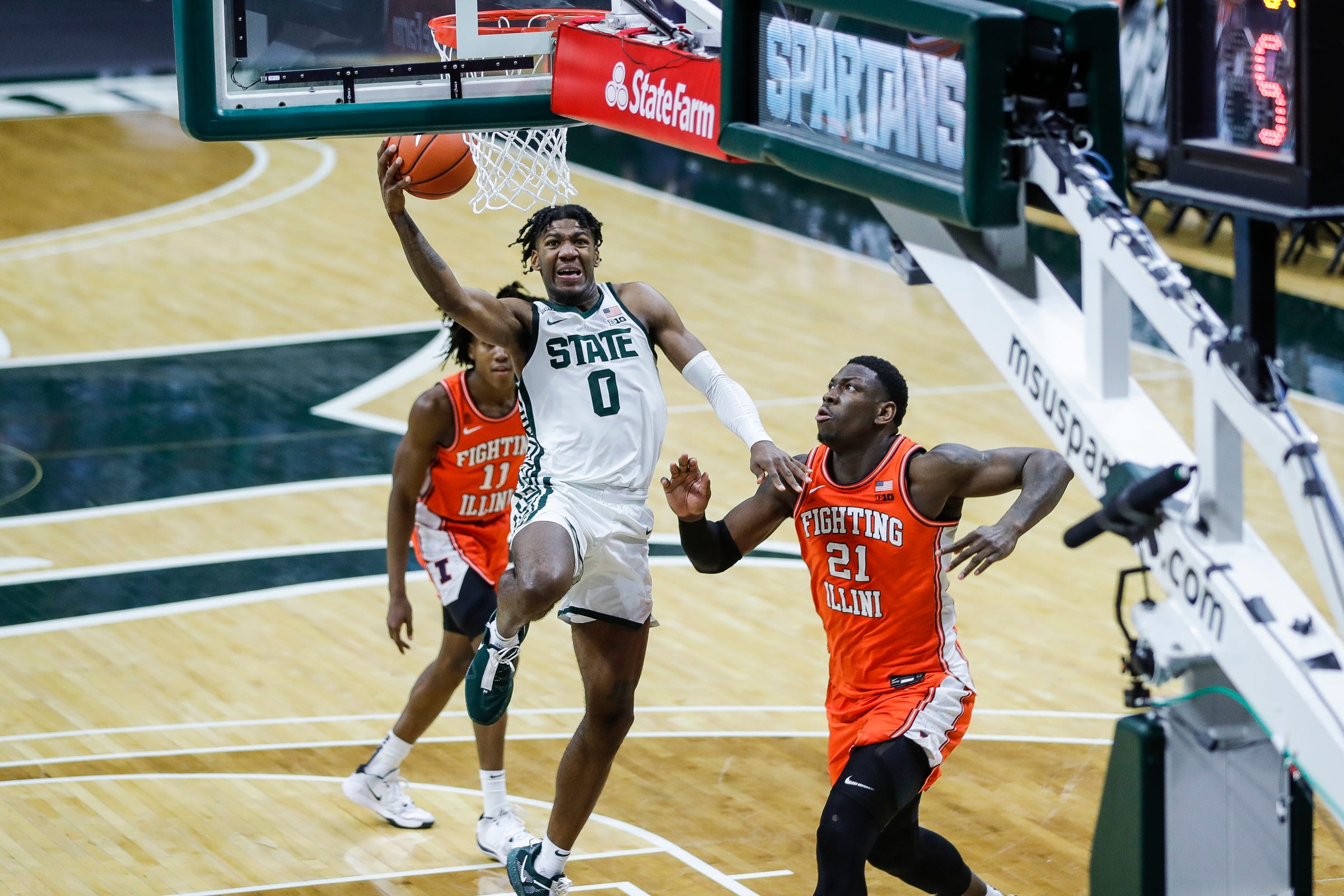 michigan-state-basketball-s-aaron-henry-takes-over-another-top-5-upset
