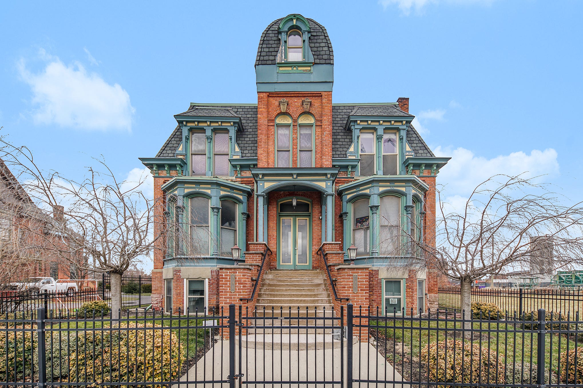 Detroit Brush Park condo has been completely renovated