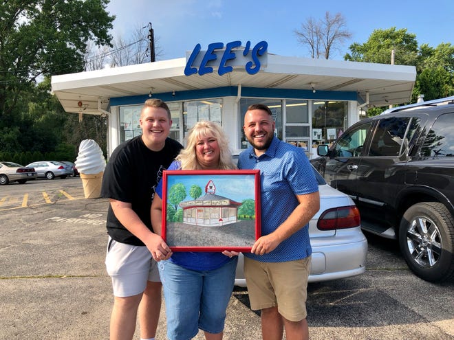 Lee's Dairy Treat in Brookfield opening for the 2021 season Saturday