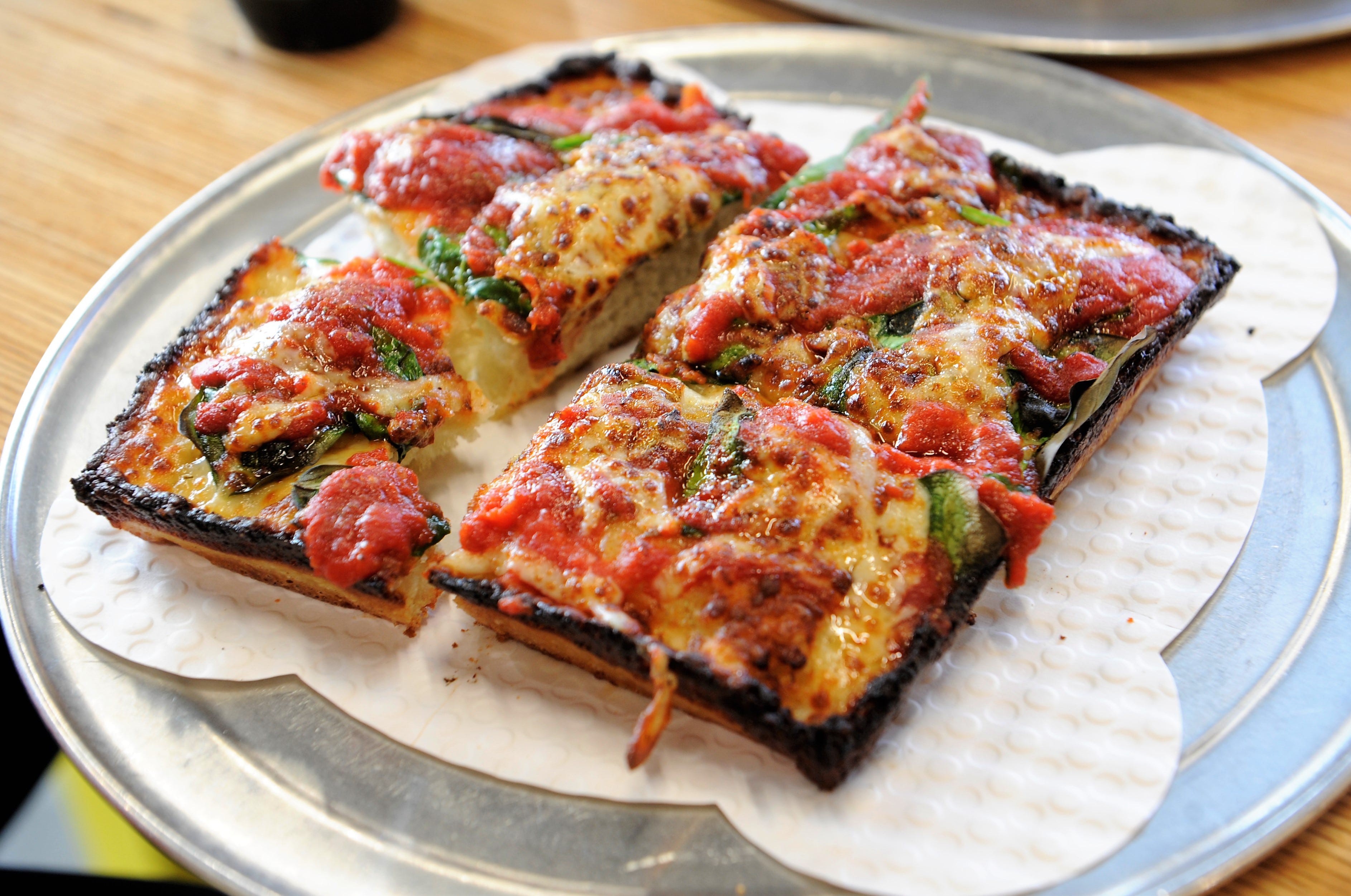 Evansville restaurants Azzip launches pan pizza