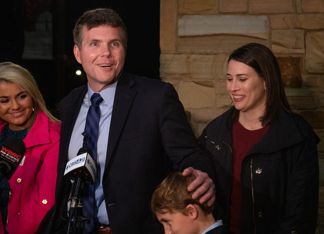 Walt Maddox is re-elected for his fifth term as mayor on March 2, 2021, defeating challengers Martin Houston and Serena Fortenberry. Maddox stands with his daughter, Taylor; son, Eli; and wife, Stephanie. [Photo/Hannah Saad]