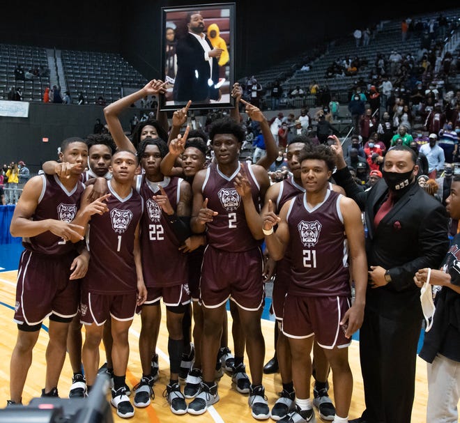 Lanier celebrates following their win over Raymond during the MHSAA Boys 4A Championship Game held in the Mississippi Coliseum in Jackson, Mississippi. (Photo by Bob Smith)