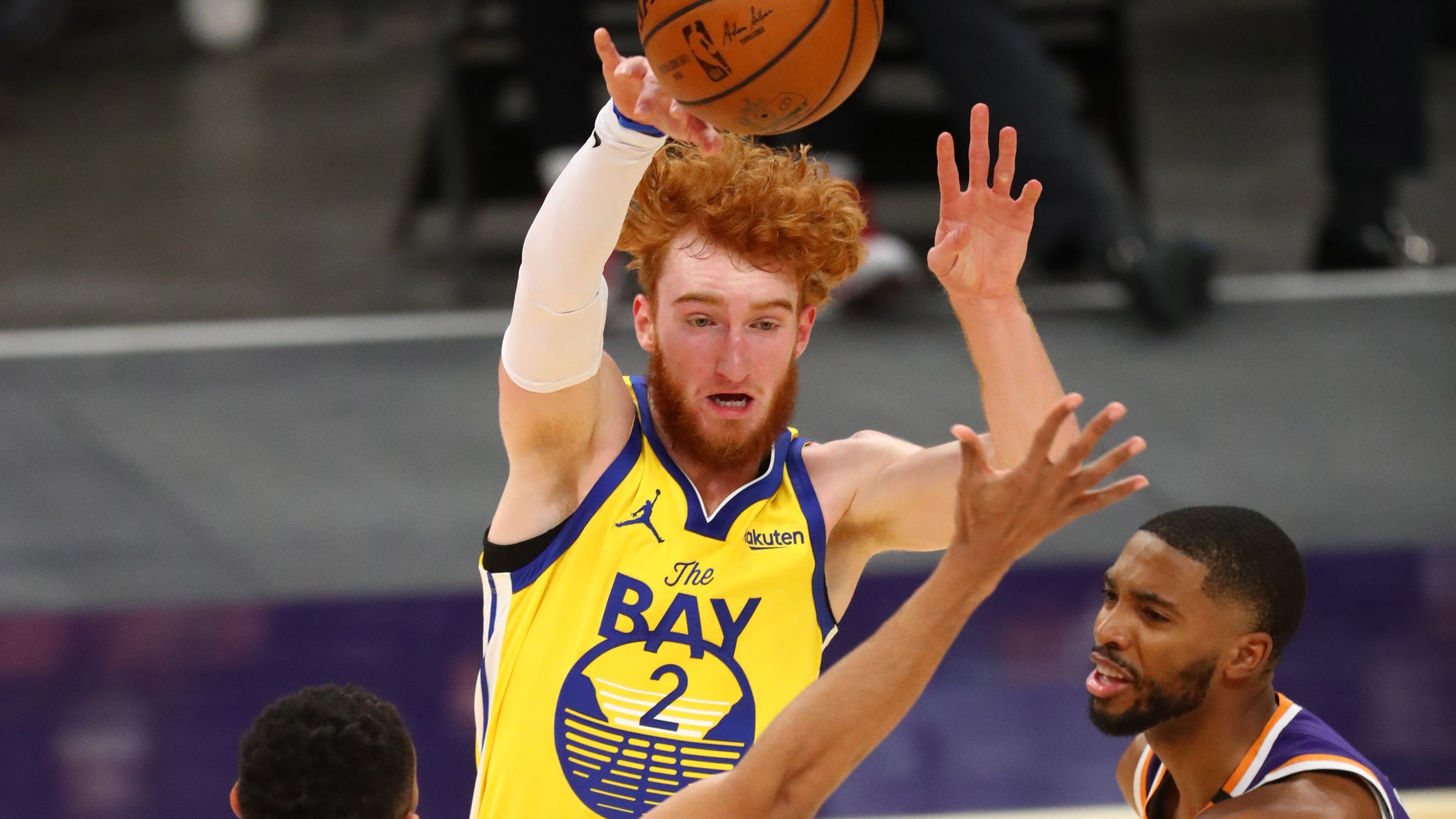 No fear: Golden State Warriors rookie Nico Mannion holds his own in first N...