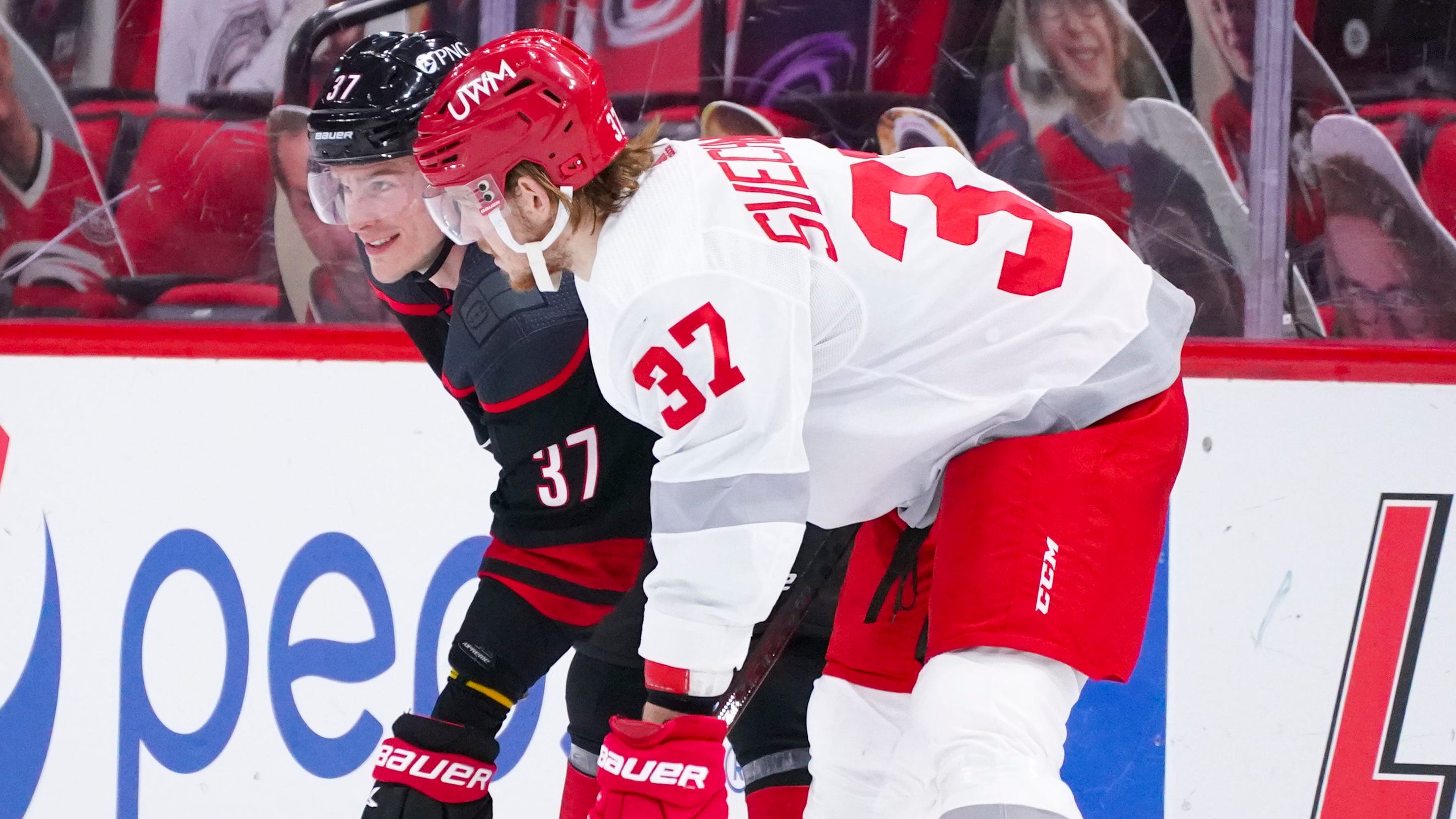 Image: https://www.gannett-cdn.com/presto/2021/03/05/USAT/d0e38bd1-4890-4fd4-b46a-7a2f4ca1c830-ig_nhl_3-4.jpg?crop=2945,1656,x893,y252&width=2945&height=1656&format=pjpg&auto=webp