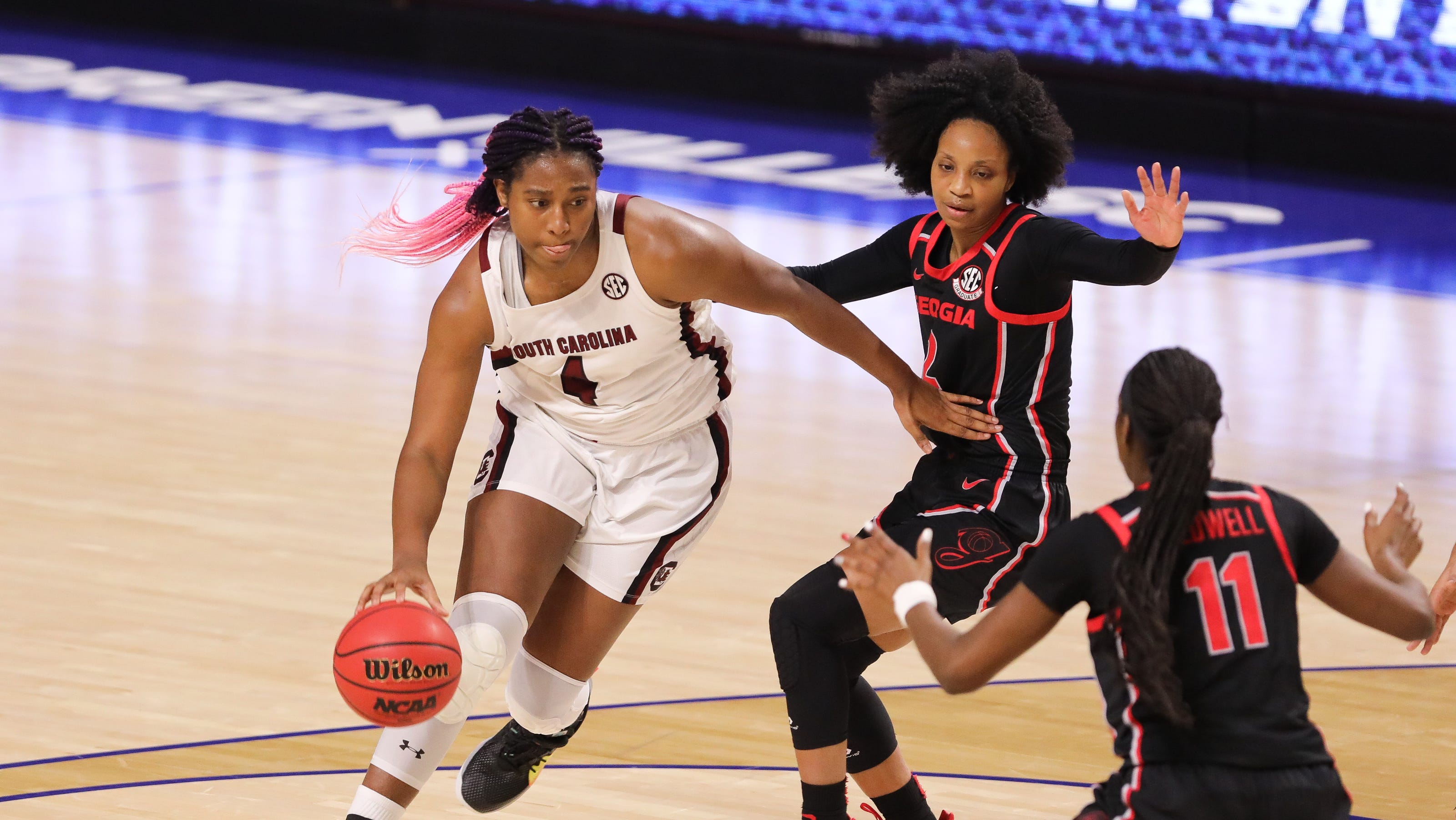 South Carolina defeats to win the SEC Women's Basketball Tournament