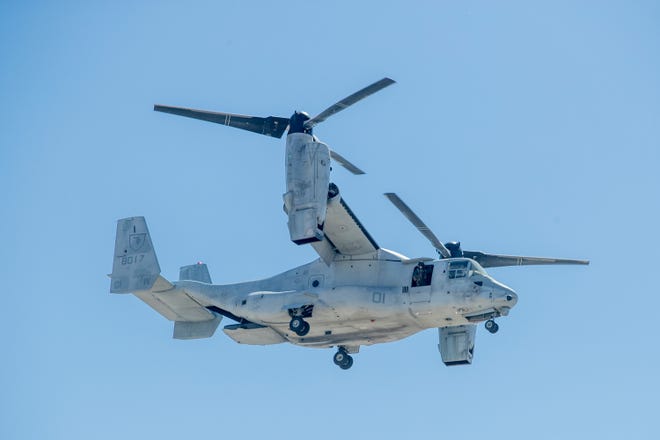 Primera Dama Dra.  Jill Biden llegó al Centro de Combate Aéreo Terrestre del Cuerpo de Marines en Twain Palms, California, el 10 de marzo de 2021 en helicóptero.