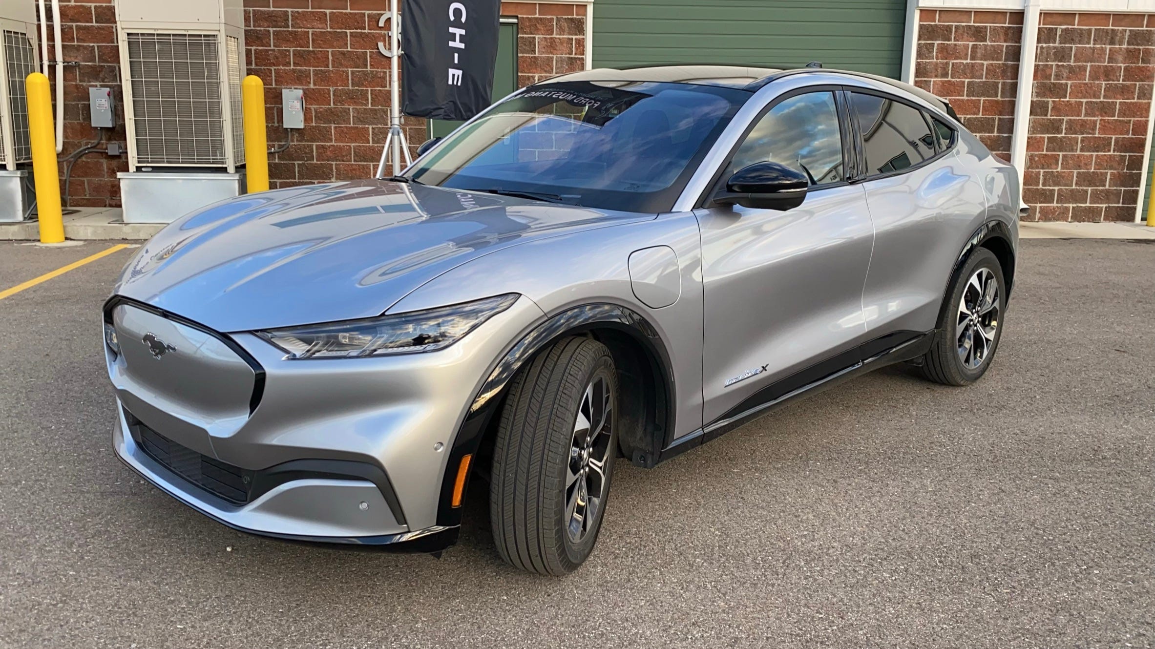 Ford Mustang Mach-E&amp;#39;s driving range benefits from preconditioning