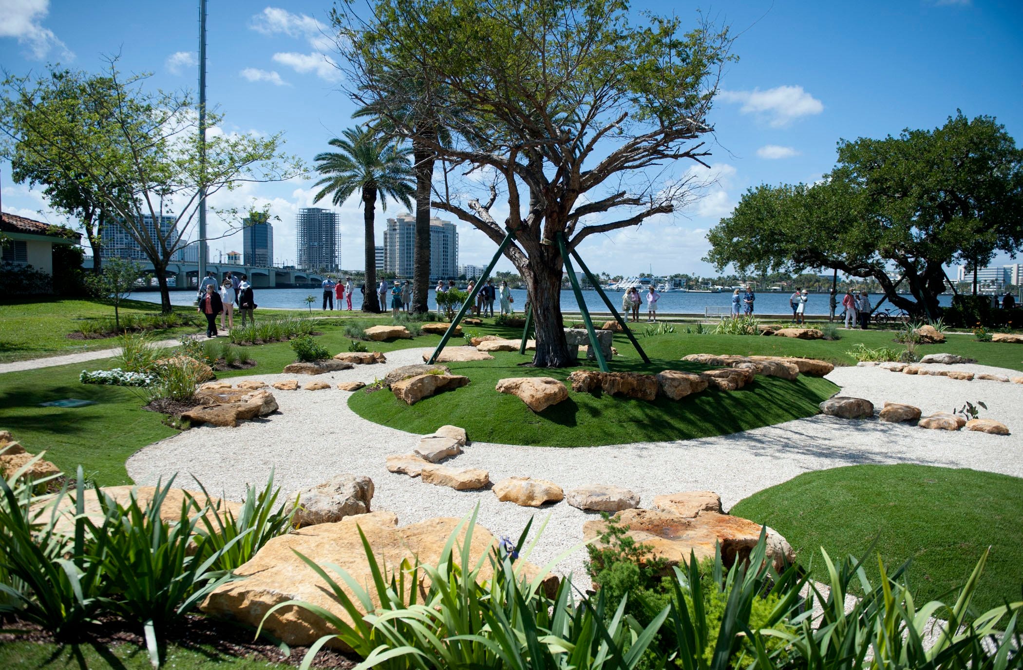 New Tidal Garden in Palm Beach built to redirect rising waters from