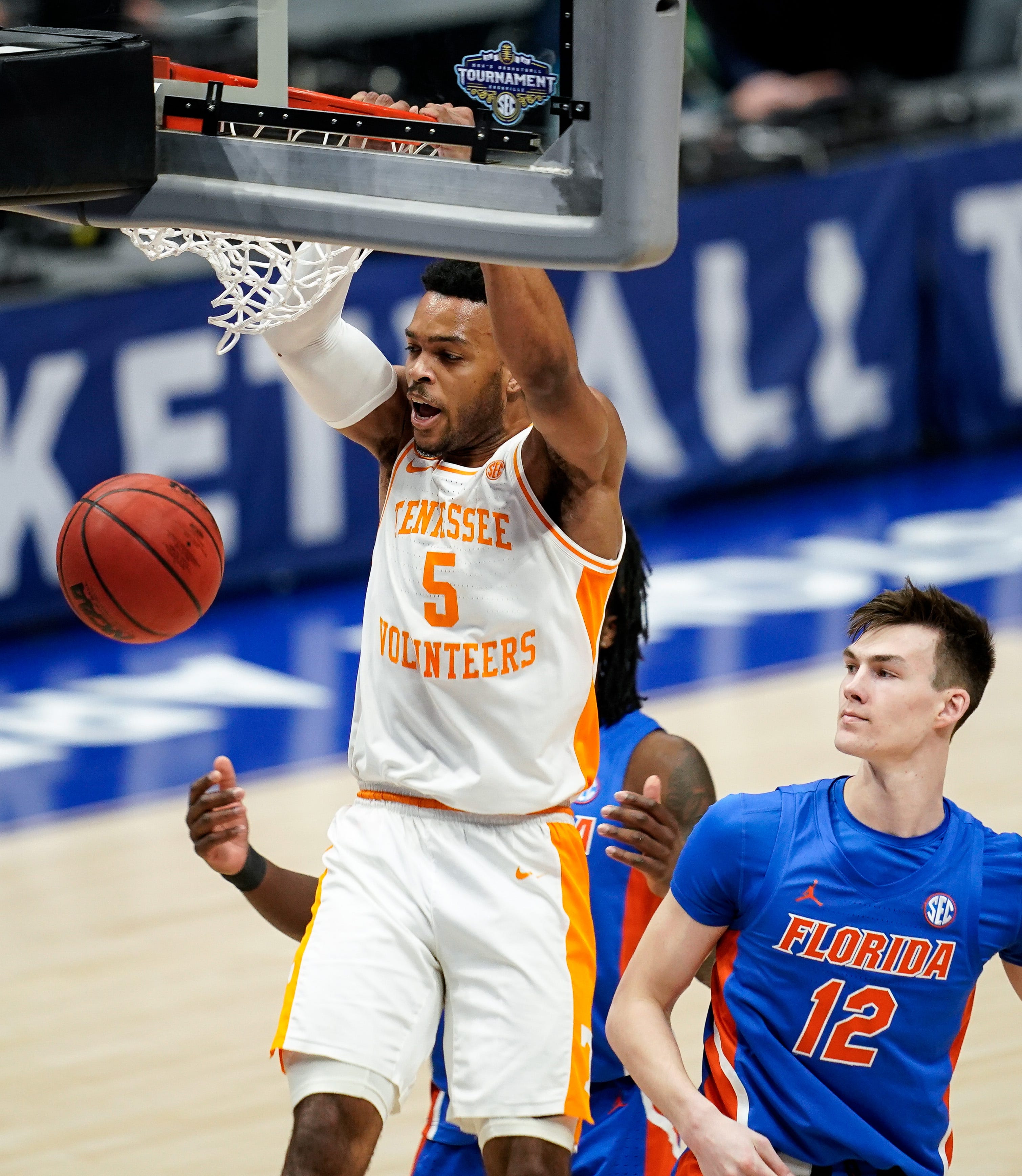 Live updates, score UT basketball vs. Alabama in SEC Tournament