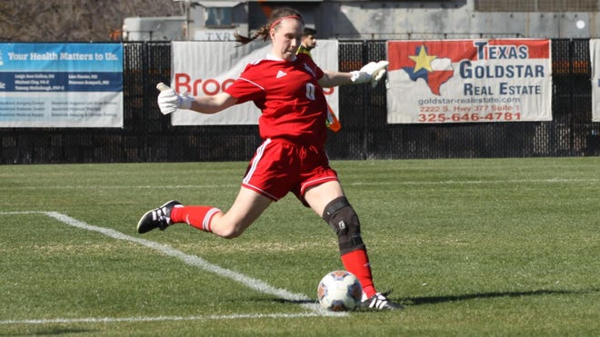 The HPU Lady Jackets lost to UMHB Sunday in Belton.