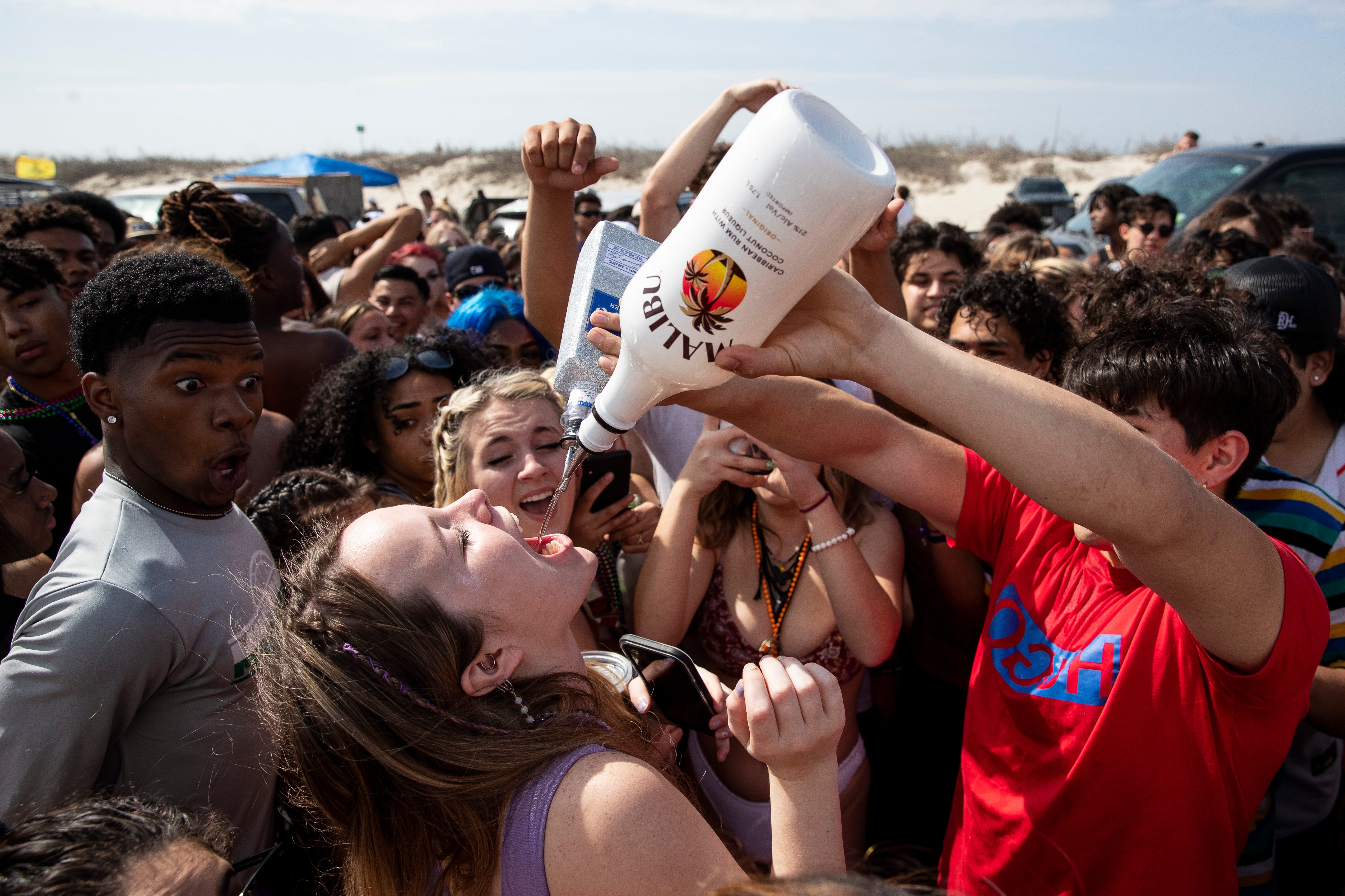 Can schools punish students who break COVID-19 rules on spring break? Maybe