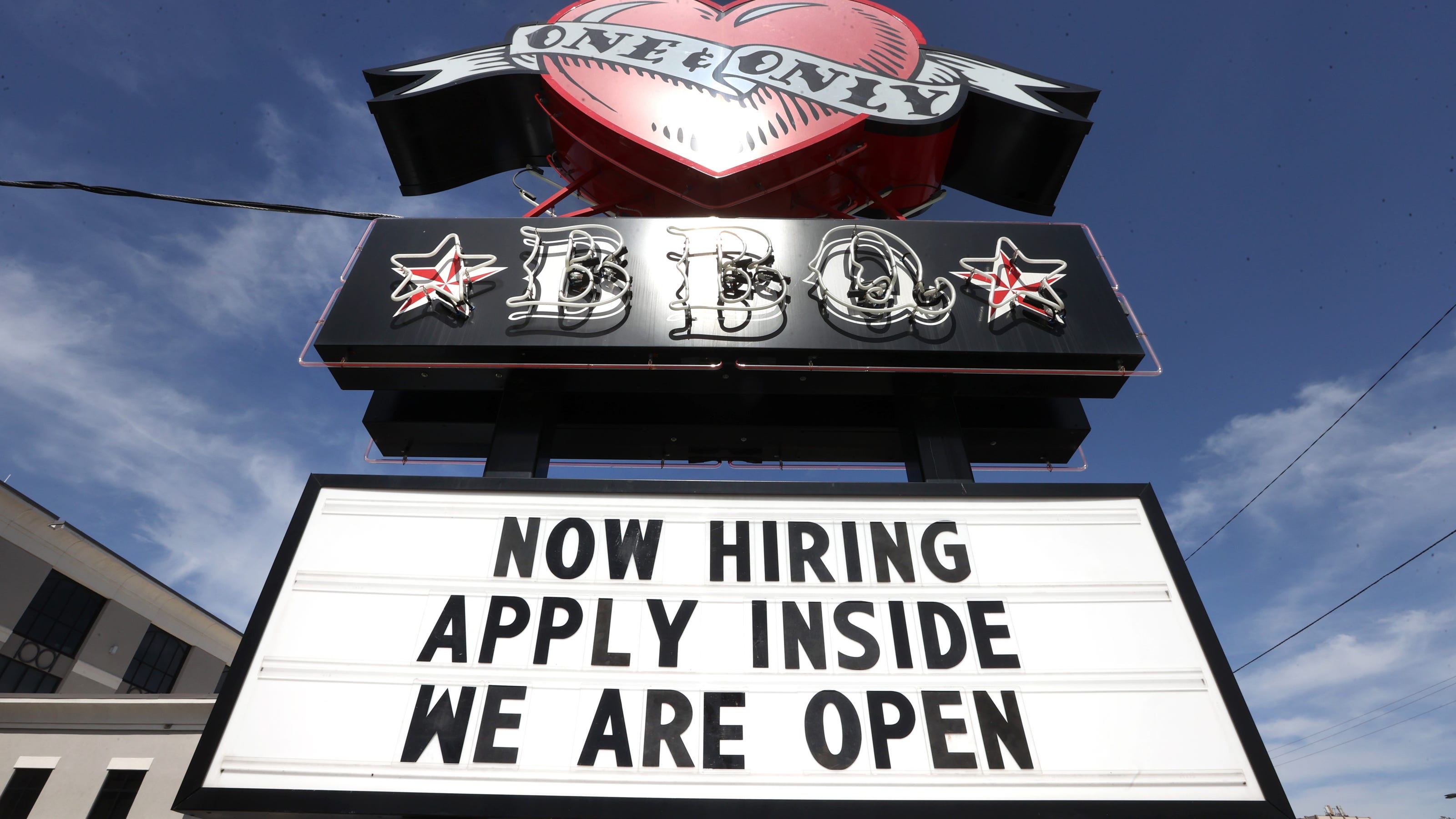 Memphis restaurants struggle to find workers as COVID-19 restrictions ease