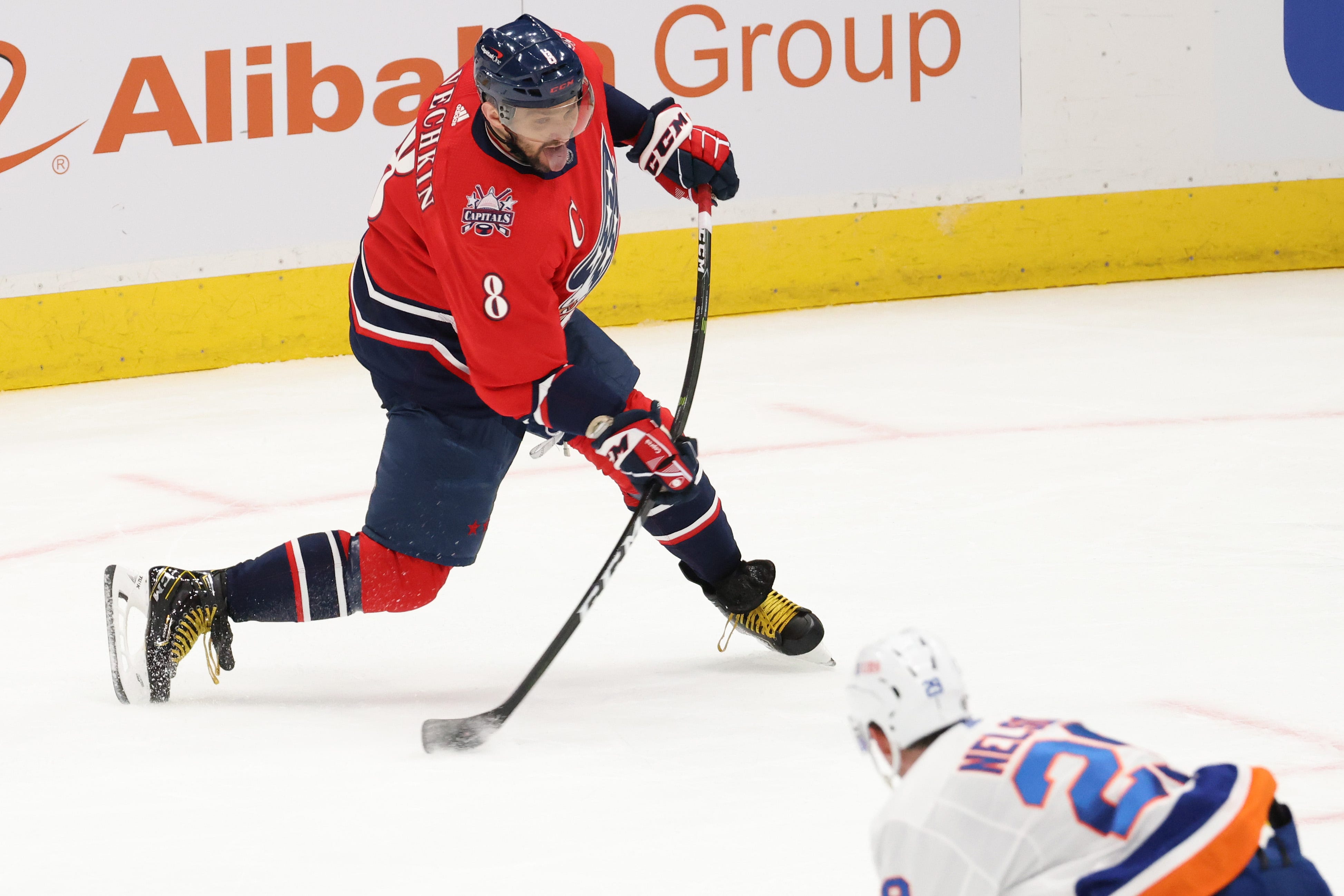 Capitals' Alex Ovechkin signs fiveyear contract, could set NHL record