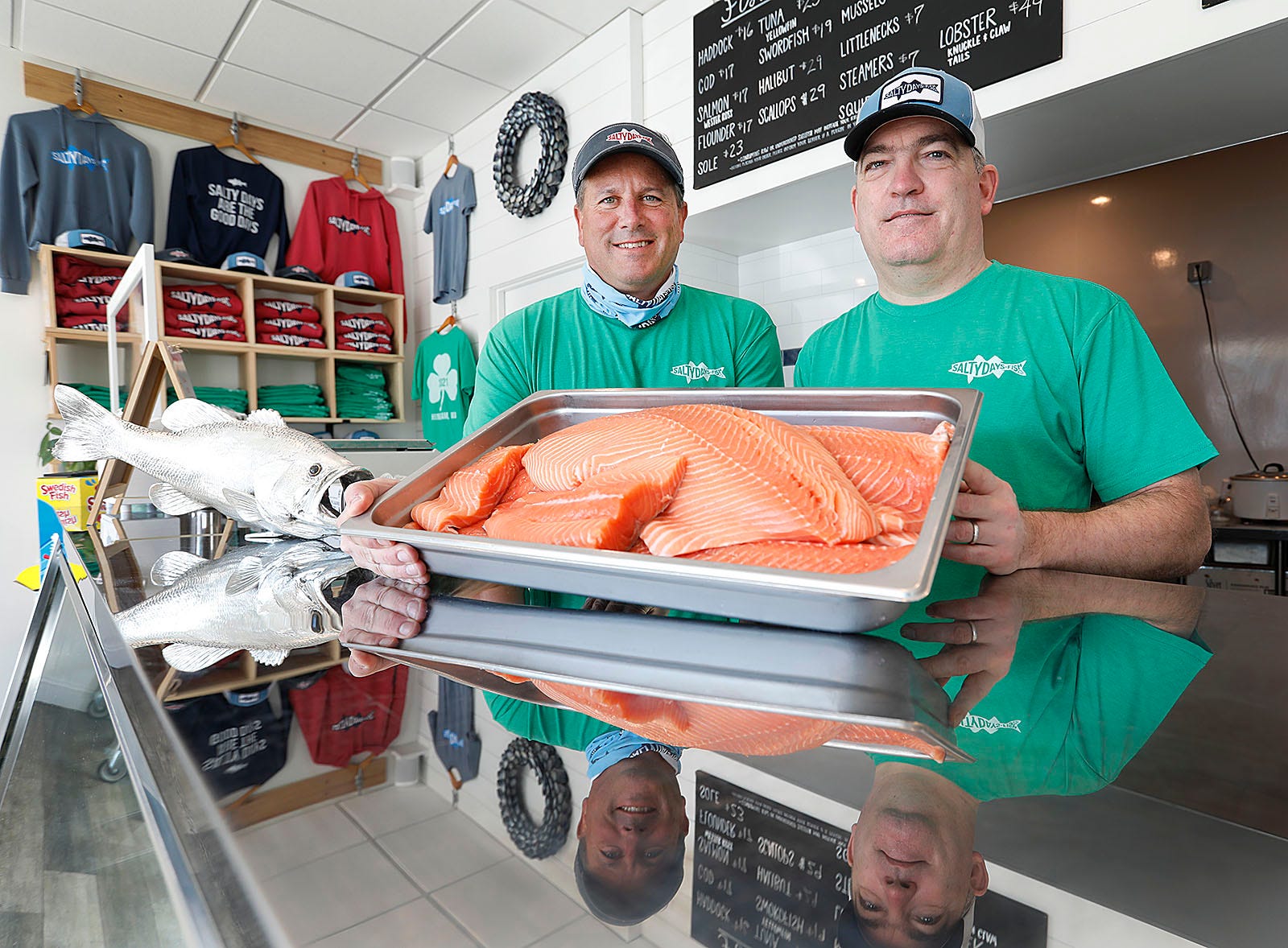 Good catch Hingham's Salty Days Fish Co. reels in seafood lovers