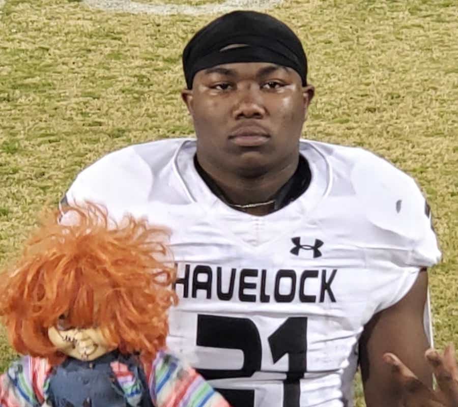 UNC RB commit Kamarro Edmonds playing out senior season at Havelock with a Chucky doll in tow