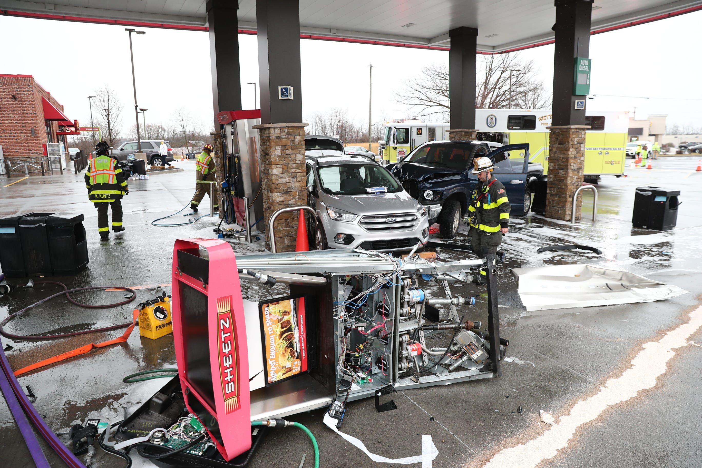 Adams County man dies after he was pinned between his car and a gas