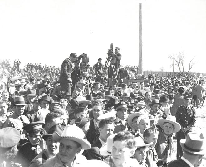 The world premiere of the film, "Dodge City" held its world premiere in Dodge City on April 1, 1939.