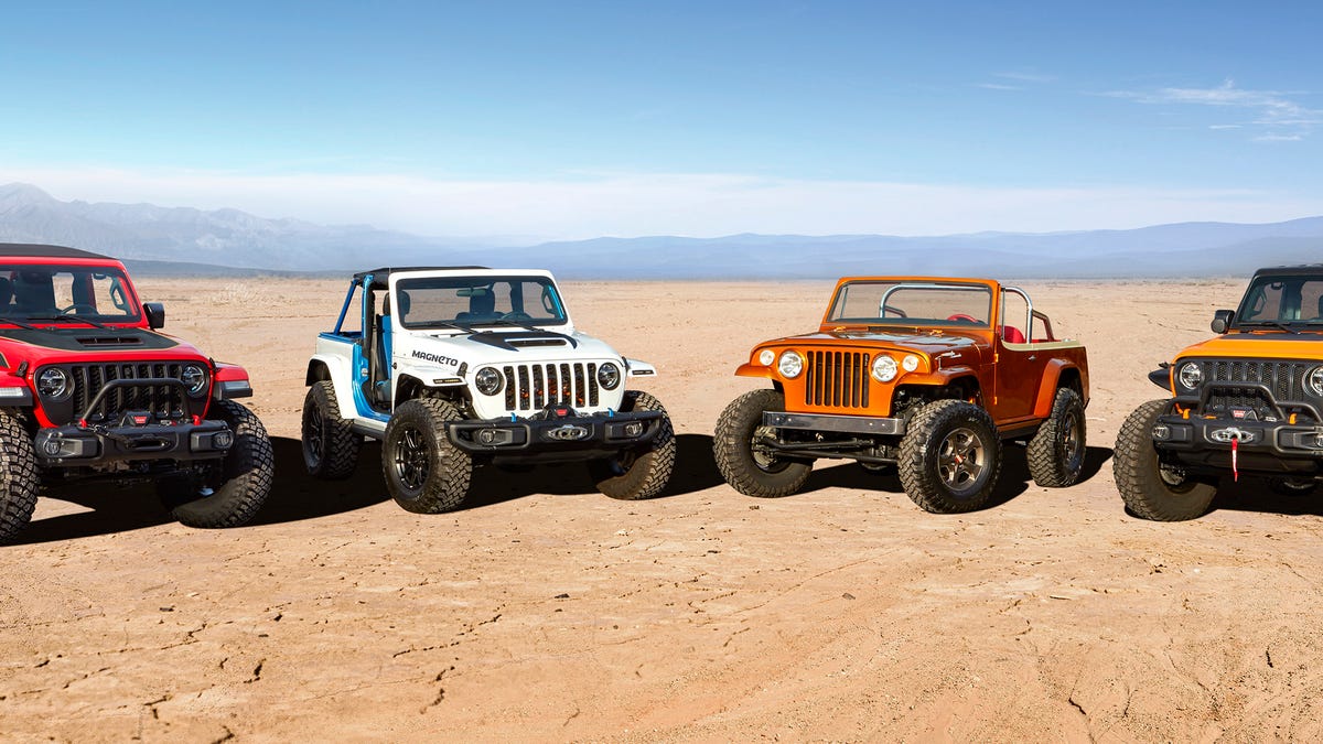 Electric Jeep Wrangler, retro-look Jeepster compact pickup star among  brand's concepts