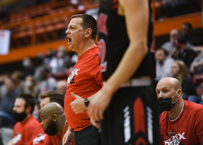 Brandon Valley head coach Brent Deckert yells to his team during the quarterfinals of the boys class AA tournament on Thursday, March 18, 2021, at the Rushmore Plaza Civic Center in Rapid City.